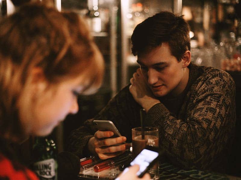 Friends notice Boyfriend use phone a lot